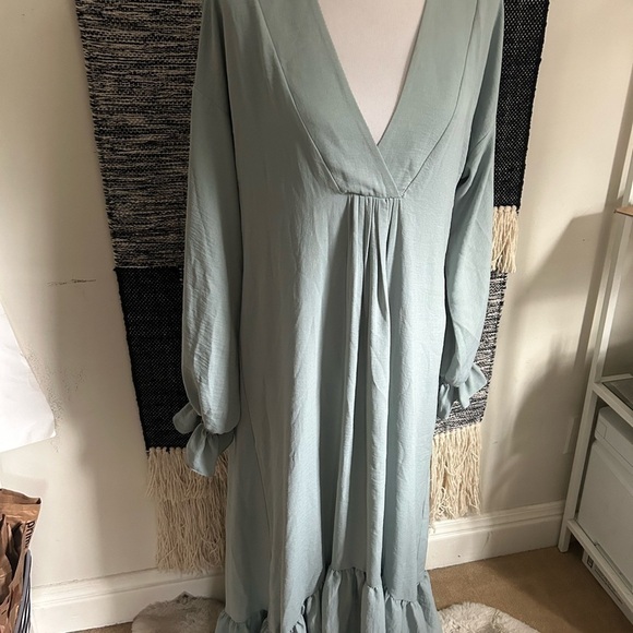 ASOS EDITION oversized midi dress with tiered hem in dusky blue size 6 - Picture 8 of 10